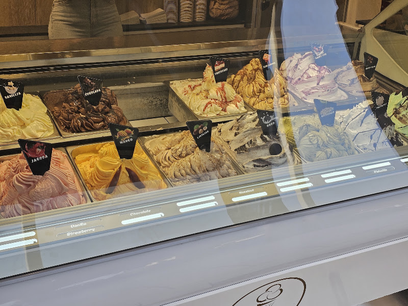 Gelateria Riva split