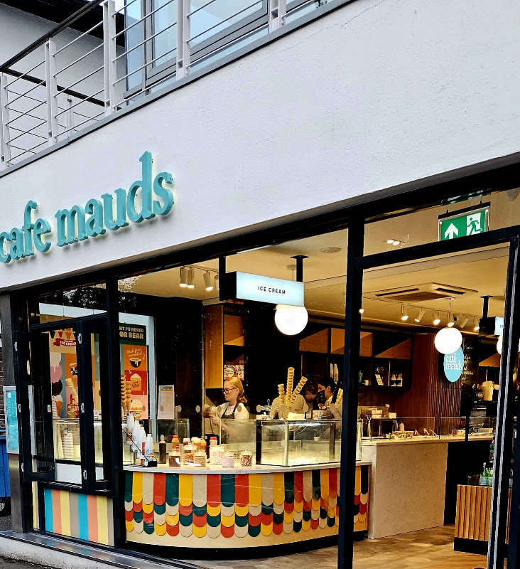 Cafe Mauds