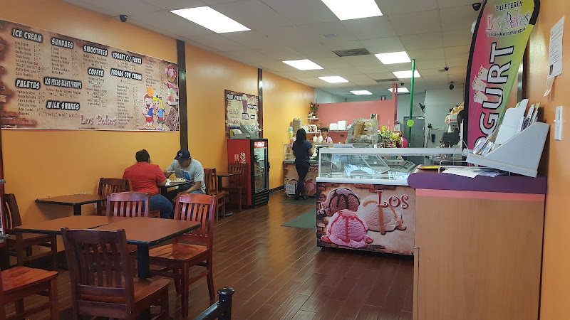 Los Pekes Ice Cream And Coffee Shop